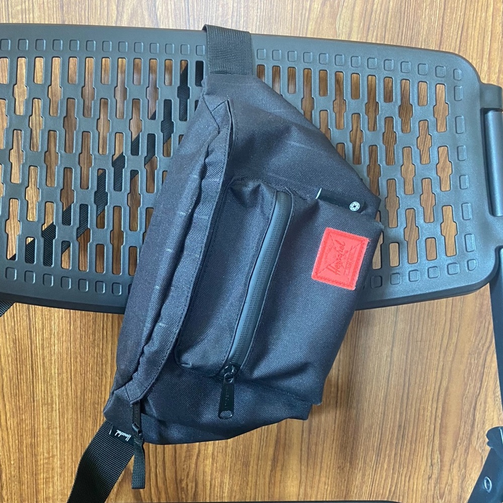 HERSCHEL SUPPLY CO. DARTHVADER SEVENTEEN HIP PACK